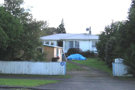 Photo of property in 37 Taikata Road, Te Atatu Peninsula, Auckland, 0610