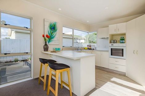 Photo of property in 4a Ngahina Street, Paraparaumu, 5032