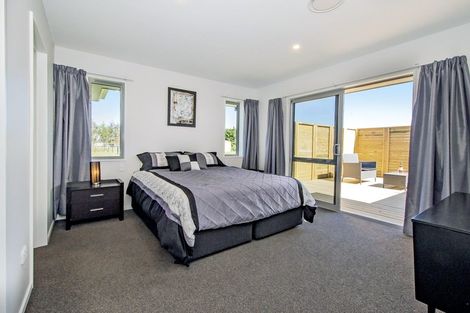 Photo of property in 25 Landsborough Drive, Darfield, 7571