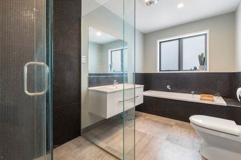 Photo of property in 200 Helenslee Road, Pokeno, 2472