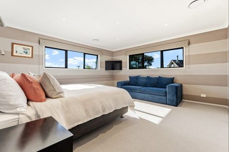 Photo of property in 2 Wonderview Road, Leigh, 0985