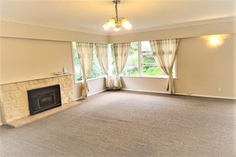 Photo of property in 6 Nicholson Place, Hillcrest, Auckland, 0627