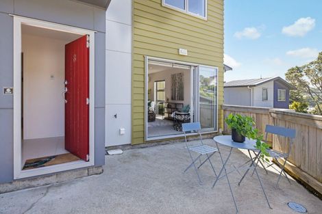 Photo of property in 8/61 Black Rock Road, Newlands, Wellington, 6037