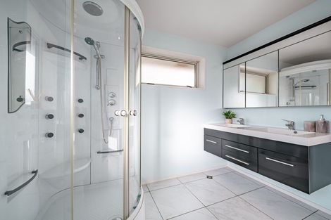 Photo of property in 112 Gayhurst Road, Dallington, Christchurch, 8061