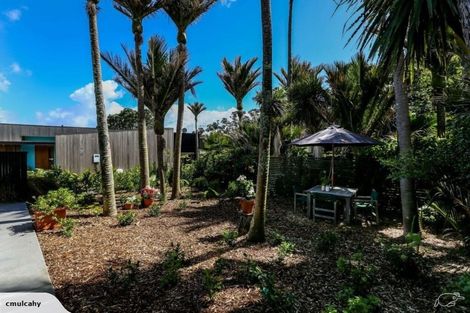 Photo of property in 15 Shearer Drive, Oakura, 4314