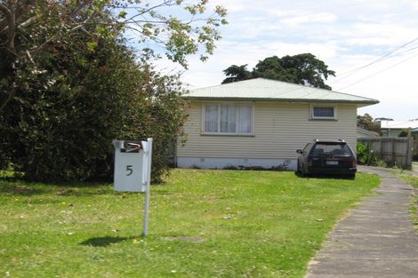 Photo of property in 5 Tarata Crescent, Mangere Bridge, Auckland, 2022