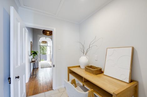 Photo of property in 111 Wellesley Road, Napier South, Napier, 4110