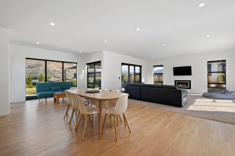 Photo of property in 15 Matipo Street, Wanaka, 9305