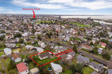 Photo of property in 12 Stoll Place, Clendon Park, Auckland, 2103