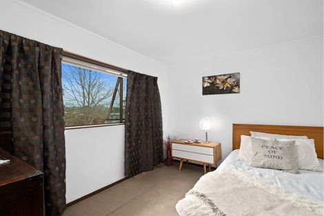 Photo of property in 1/2c Sunnynook Road, Sunnynook, Auckland, 0620