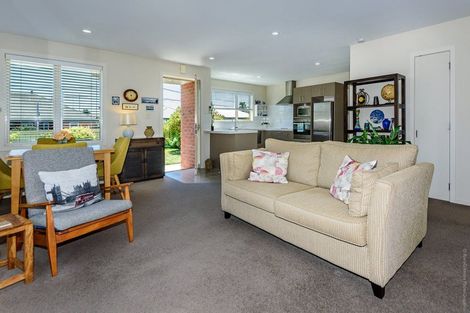 Photo of property in 27 Saltaire Street, North New Brighton, Christchurch, 8083