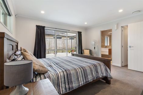 Photo of property in 11 Kilmacrennan Drive, Rosehill, Papakura, 2113