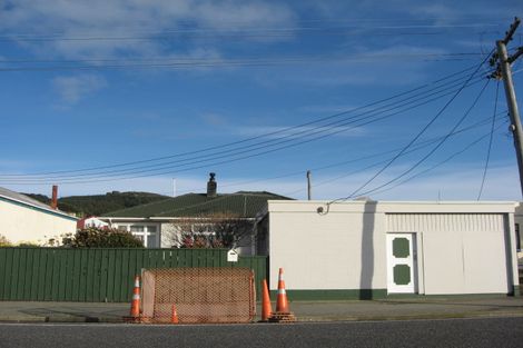 Photo of property in 182-184 Gore Street, Bluff, 9814