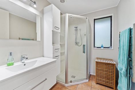 Photo of property in 37 Hookway Grove, Paraparaumu, 5032