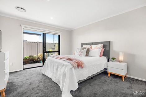 Photo of property in 38 Te Kaeaea Crescent, Wallaceville, Upper Hutt, 5018