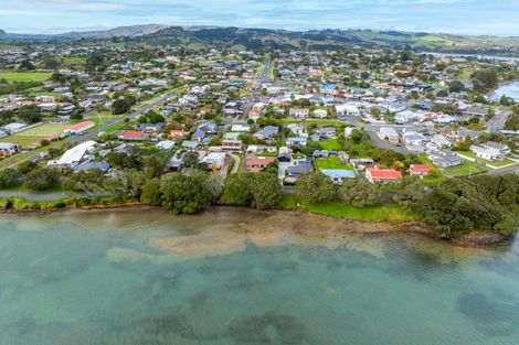 Photo of property in 23 Cliff Street, Raglan, 3225