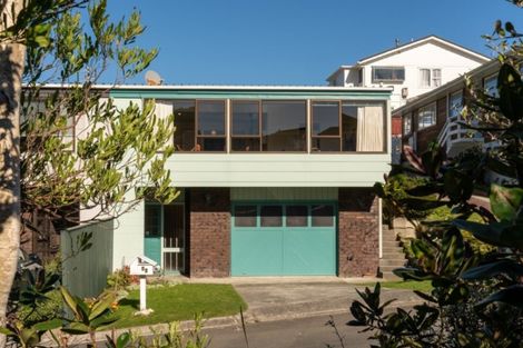 Photo of property in 1b Westview Grove, Miramar, Wellington, 6022