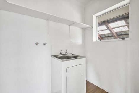 Photo of property in 102 Heta Road, Highlands Park, New Plymouth, 4312