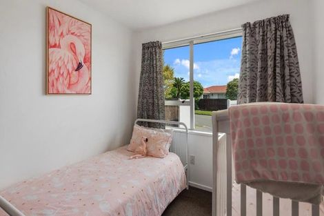 Photo of property in 4 Thorness Street, Avondale, Christchurch, 8061