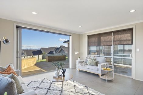 Photo of property in 15 Castleton Way, Flagstaff, Hamilton, 3210