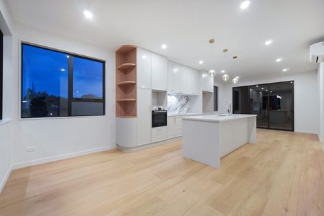 Photo of property in 14 Puihi Crescent, Massey, 0614