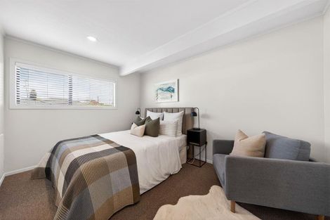 Photo of property in 2/10 Sylvan Park Avenue, Milford, Auckland, 0620