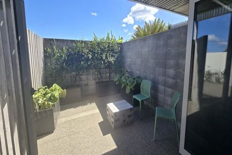 Photo of property in 22a Hamblyn Street, Strandon, New Plymouth, 4312