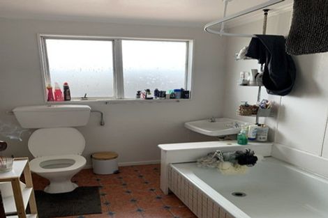 Photo of property in 4-6 Cumberland Place, Kelvin Grove, Palmerston North, 4414