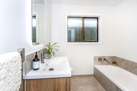 Photo of property in 17 Liverton Crescent, Bishopdale, Christchurch, 8053