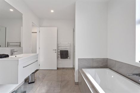 Photo of property in 29 Katrine Drive, Marshland, Christchurch, 8083