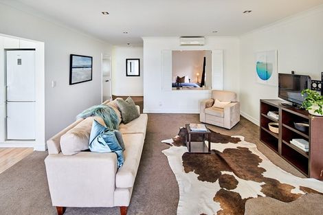 Photo of property in 2b Wilkinson Street, Oriental Bay, Wellington, 6011