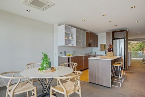 Photo of property in Patent 326 Apartments, 326 Evans Bay Parade, Hataitai, Wellington, 6021