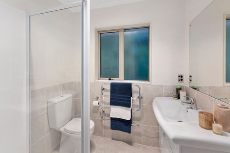 Photo of property in 5 Fairway Oaks Drive, Waikanae Beach, Waikanae, 5036