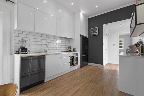 Photo of property in 61 Russell Street, Palmerston North, 4414