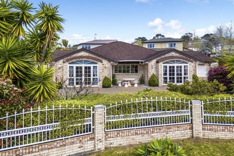 Photo of property in 14 Pittville Place, Henderson, Auckland, 0612