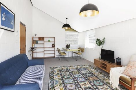 Photo of property in 21 Newbridge Place, Ilam, Christchurch, 8041