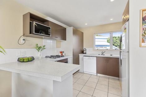 Photo of property in 2/143 Cockayne Road, Khandallah, Wellington, 6035