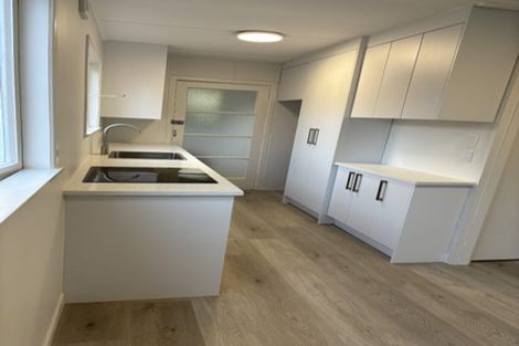 Photo of property in 13 Eastglen Road, Glen Eden, Auckland, 0602