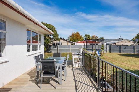 Photo of property in 34 Ruamahanga Crescent, Terrace End, Palmerston North, 4410