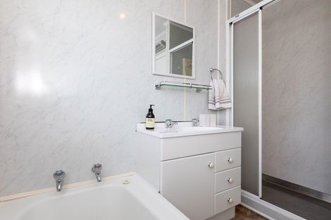 Photo of property in 11 Standish Street, Inglewood, 4330