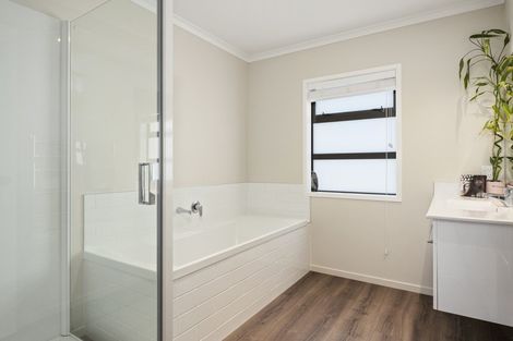 Photo of property in 1 Bill Miller Drive, Papamoa, 3118