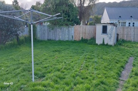 Photo of property in 4 Bertram Grove, Naenae, Lower Hutt, 5011