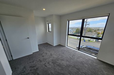 Photo of property in 4a Hepburn Road, Glendene, Auckland, 0602
