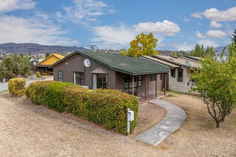 Photo of property in 12 Ashworth Street, Alexandra, 9320