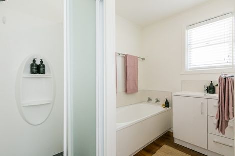 Photo of property in 9 Gardiner Place, Havelock North, 4130