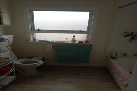 Photo of property in 6 Maratahu Street, Westown, New Plymouth, 4310