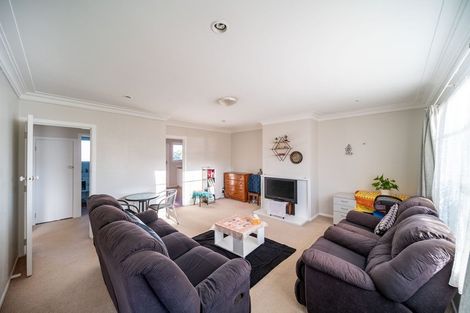 Photo of property in 2/8 Jennifer Place, Papatoetoe, Auckland, 2025