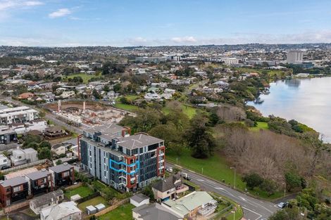 Photo of property in 302/28 Killarney Street, Takapuna, Auckland, 0622