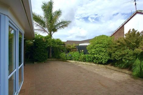Photo of property in 2/10 Kallaroo Place, Botany Downs, Auckland, 2010