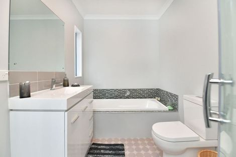 Photo of property in 141 Mangakura Road, Helensville, 0875